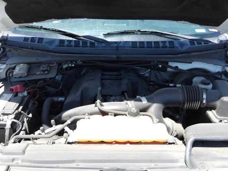 2017-ford-f150-xl-image-11
