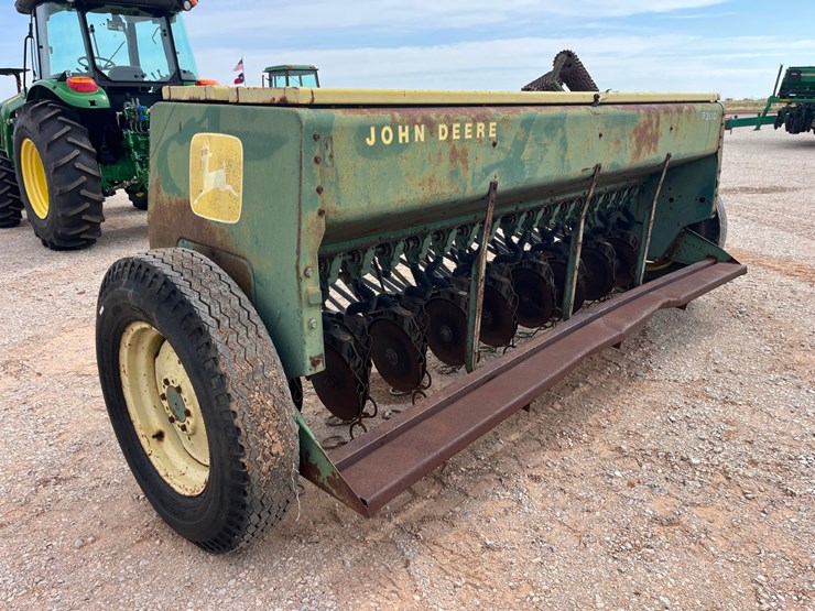 john-deere-8300-image-11