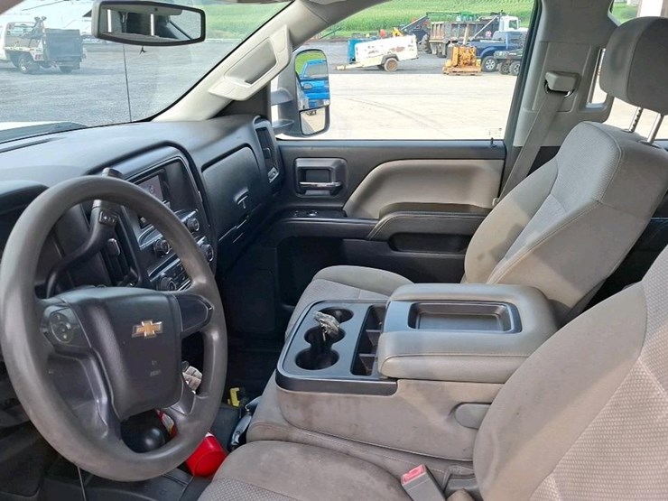 2015-chevrolet-2500-image-14