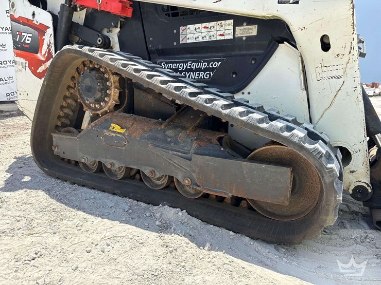 2022-bobcat-t76-image-34
