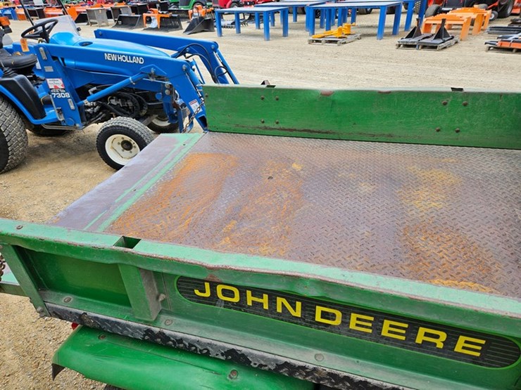 2020-john-deere-gator-image-24