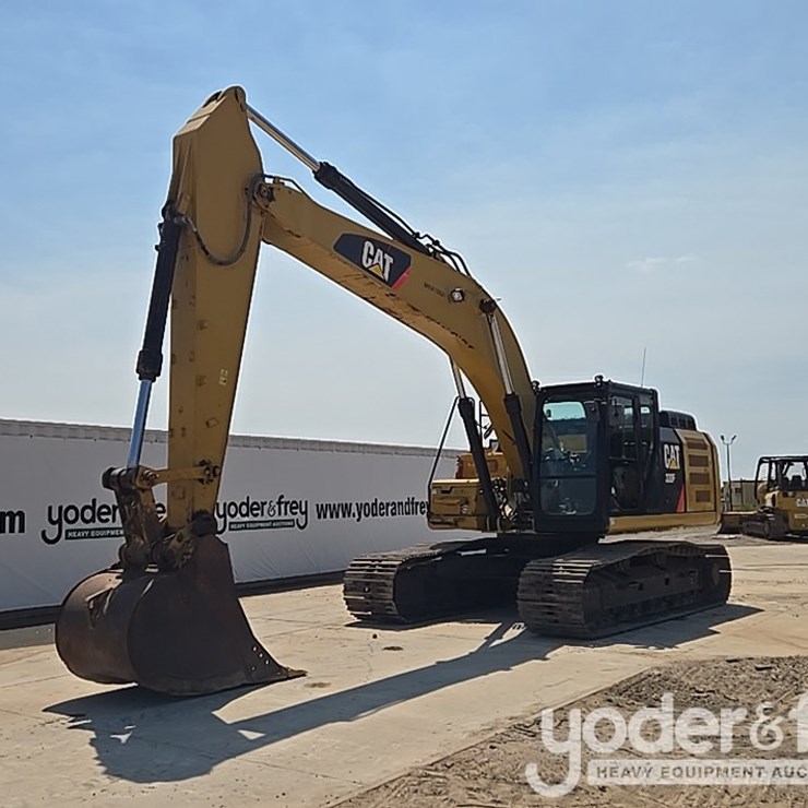 2017 CATERPILLAR 330FL