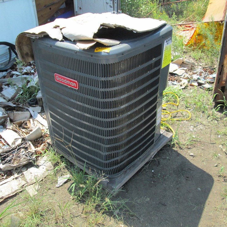 #53844 • Goodman GSZ140181LA 208-230 Air Conditioner 2012366703 INV#53844