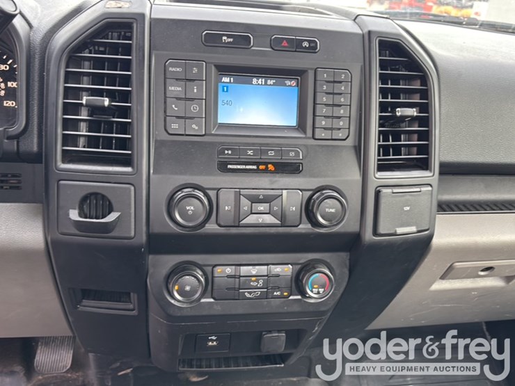 2020-ford-f150-image-33