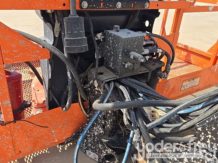 2015-jlg-860sj-image-23