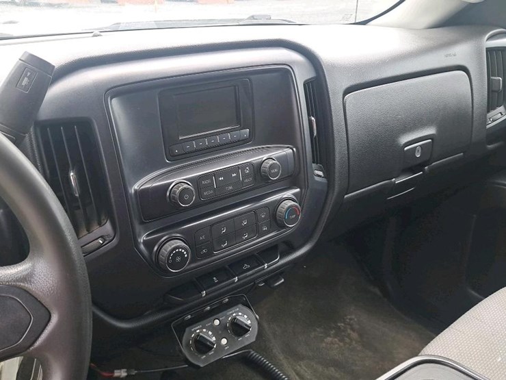 2015-chevrolet-2500-image-12