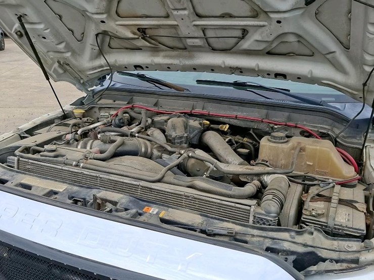 2011-ford-f550-image-17