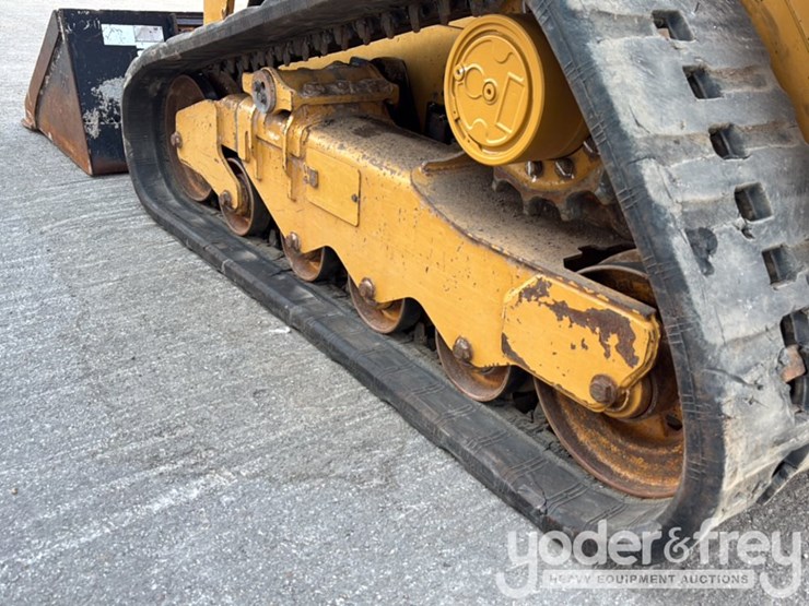 2023-caterpillar-259d3-image-11