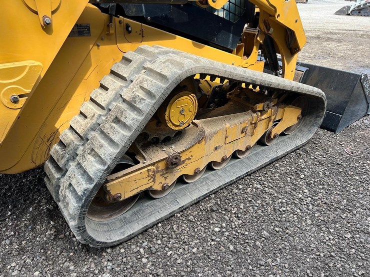 2020-caterpillar-279d3-image-16