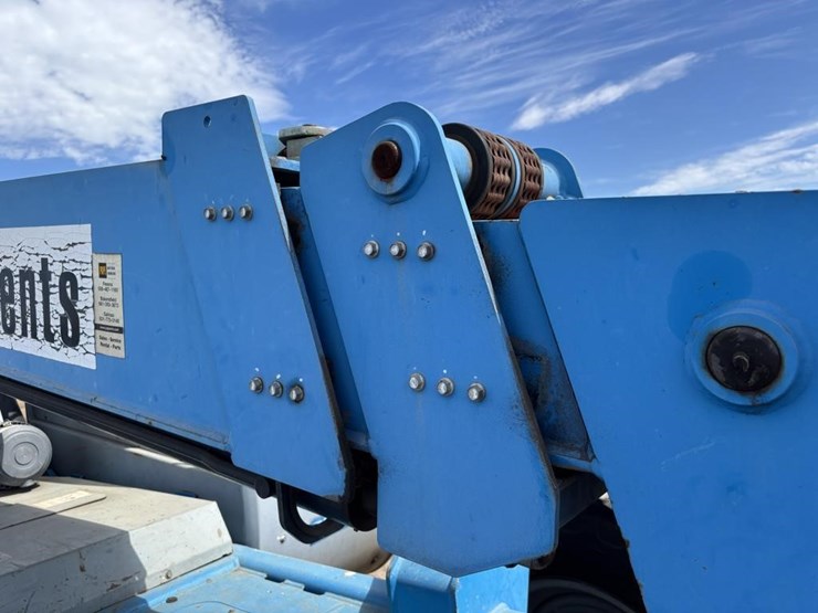 2008-genie-gth842-image-14