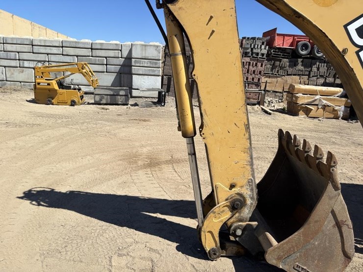 deere-410g-image-21