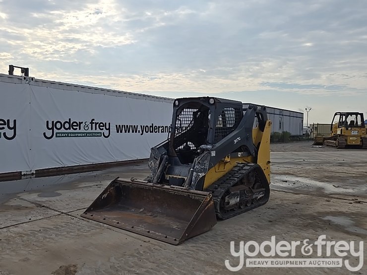 2018-deere-317g-image-1
