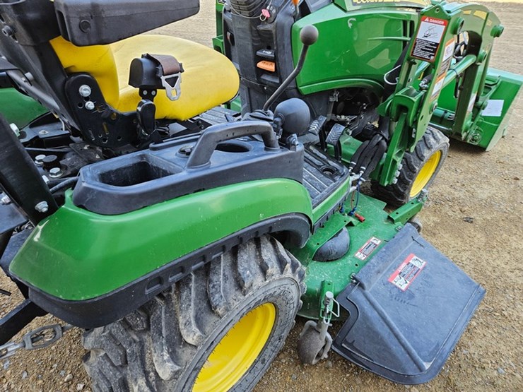 john-deere-1025r-image-25