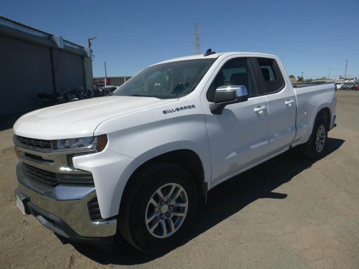 2020-chevrolet-1500-image-1