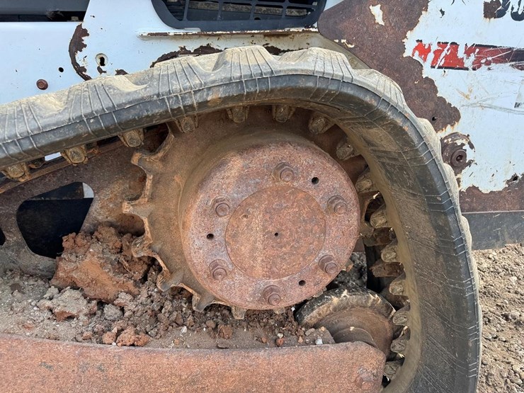 2015-bobcat-t650-image-15