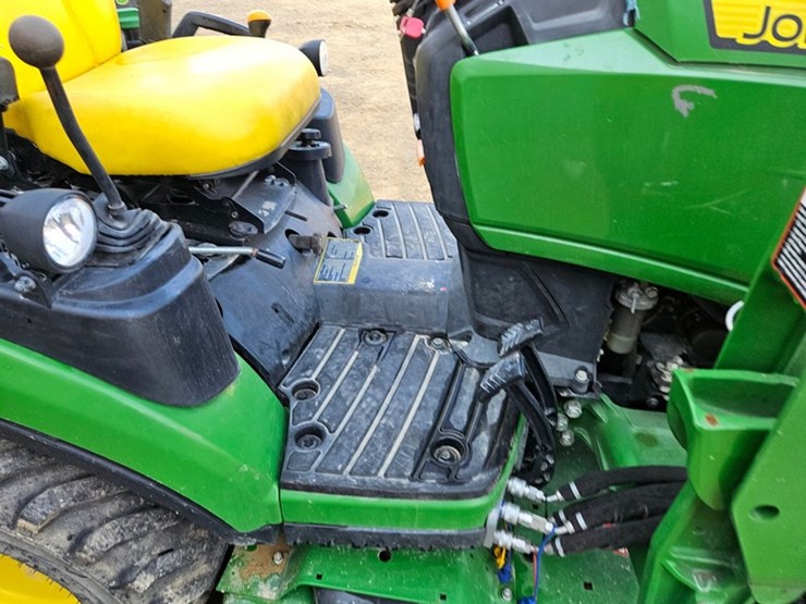 john-deere-1025r-image-30
