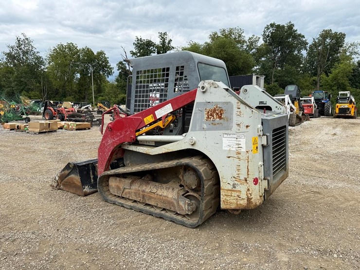 2016-takeuchi-tl8-image-2