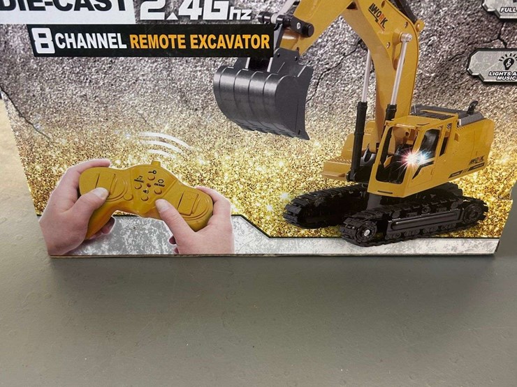 unused-remote-control-excavator-image-3