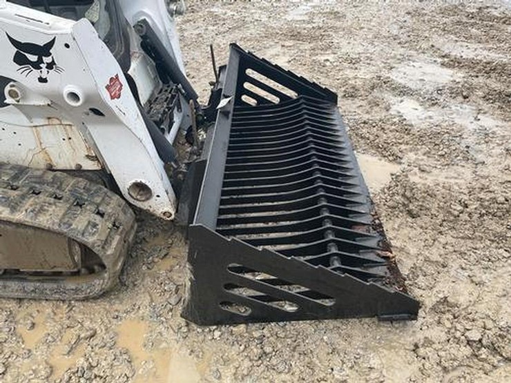 wildcat-80"-smooth-edge-skid-steer-skeleton-bucket-image-5