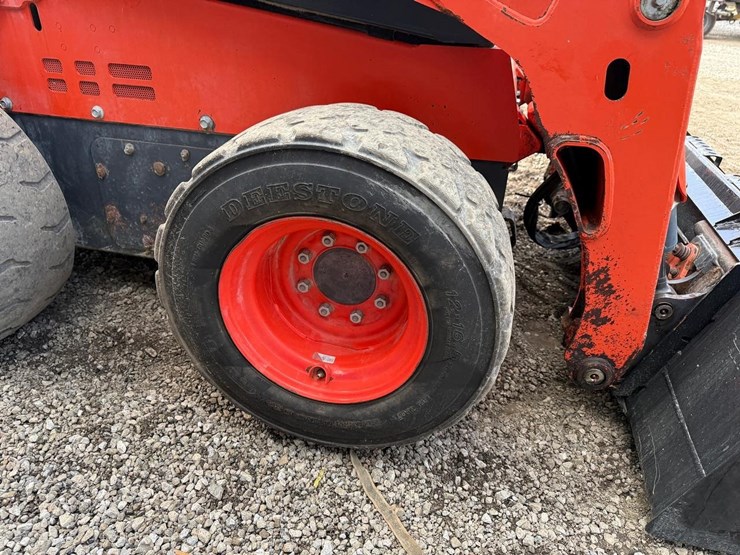 2024-kubota-ssv75-image-12