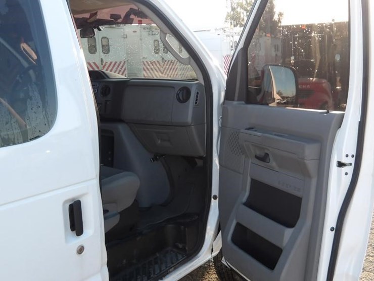 2009-ford-e350-image-11