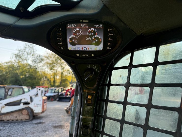 2018-bobcat-t740-image-22