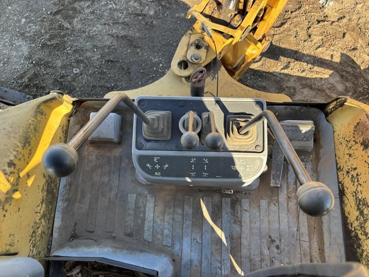 caterpillar-416c-image-47
