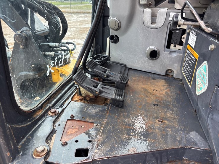 2017-deere-50g-image-21