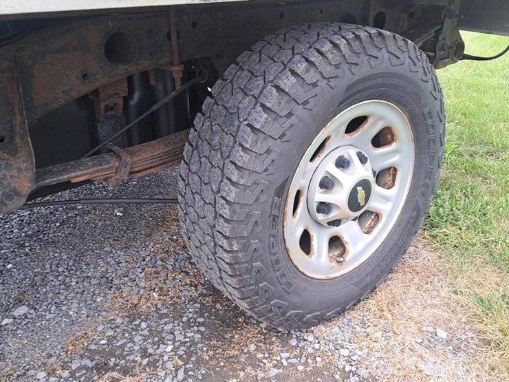 2015-chevrolet-2500-image-29