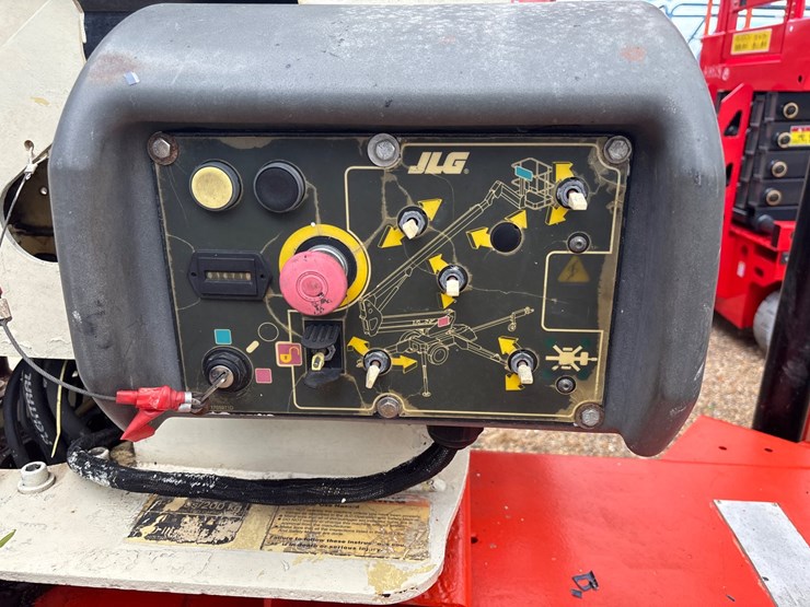 jlg-t350-image-10
