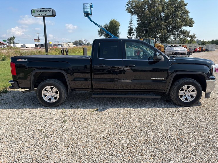 #102-•-2018-gmc-sierra-1500-4x4-image-4