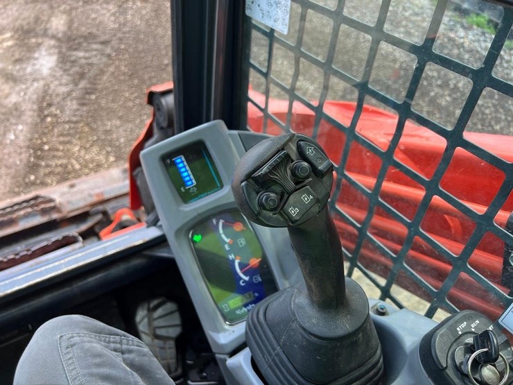 kubota-svl97-2-image-18
