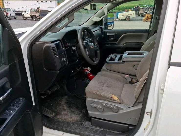 2015-chevrolet-2500-image-11