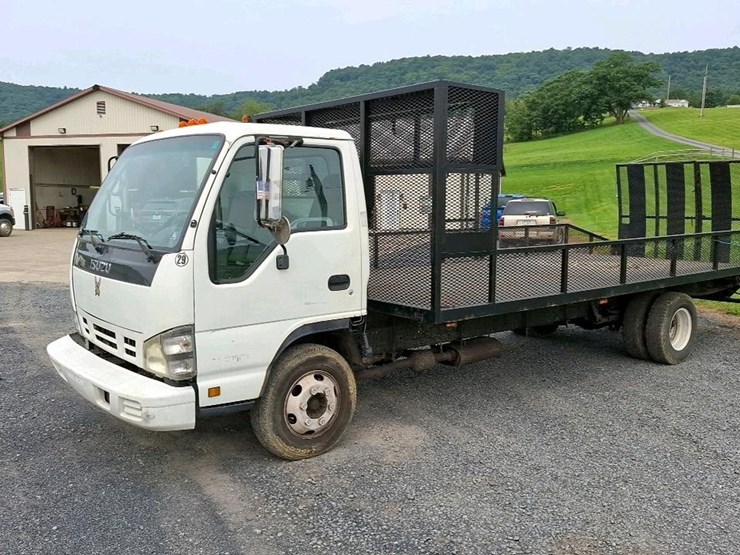 #371-•-2007-isuzu-flatbed-truck-image-7