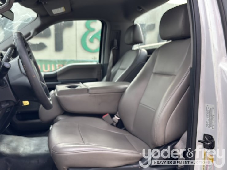 2020-ford-f150-image-31