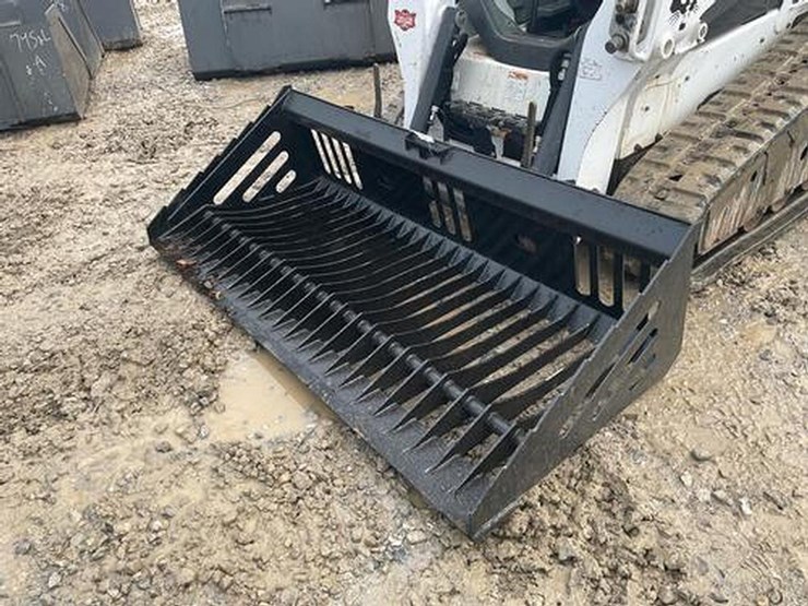 wildcat-80"-smooth-edge-skid-steer-skeleton-bucket-image-1