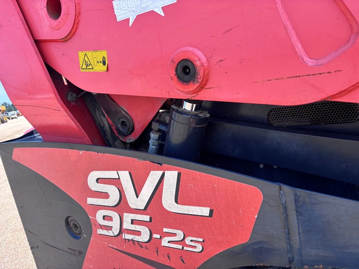2017-kubota-svl95-2s-image-11