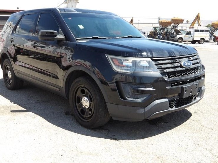 2017-ford-explorer-image-2