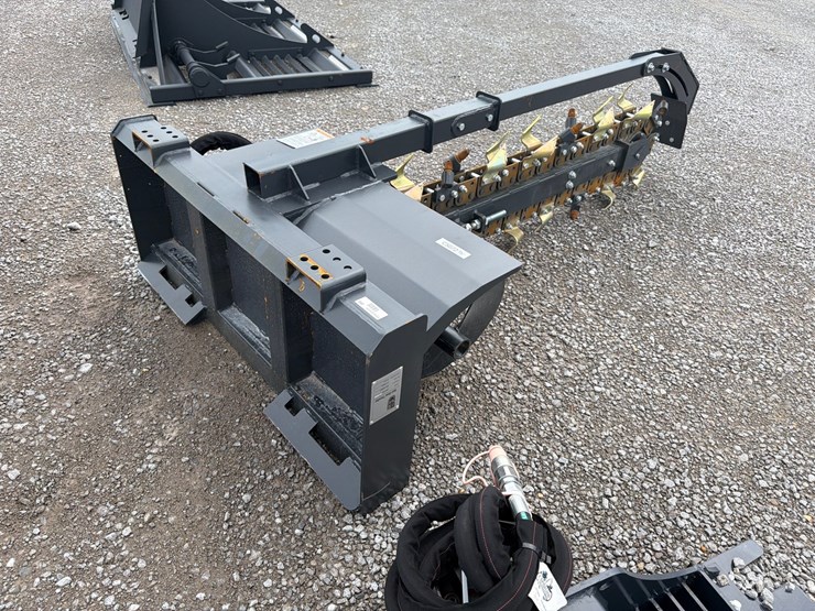 #10-•-rmt48a-48”-trencher-attach-image-3