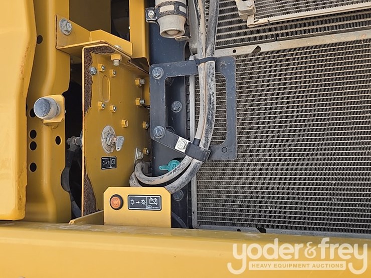 2019-caterpillar-336-image-35