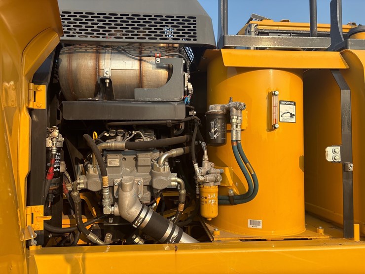 2022-deere-160g-lc-image-24