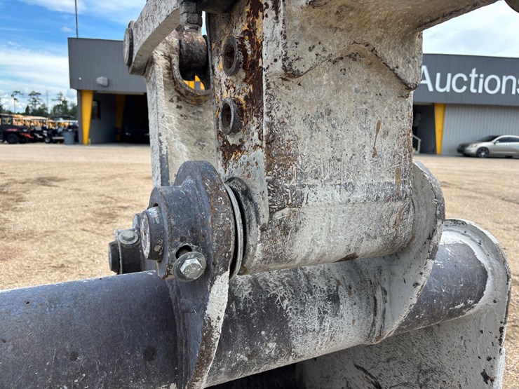 komatsu-pc200-lc-6-image-5