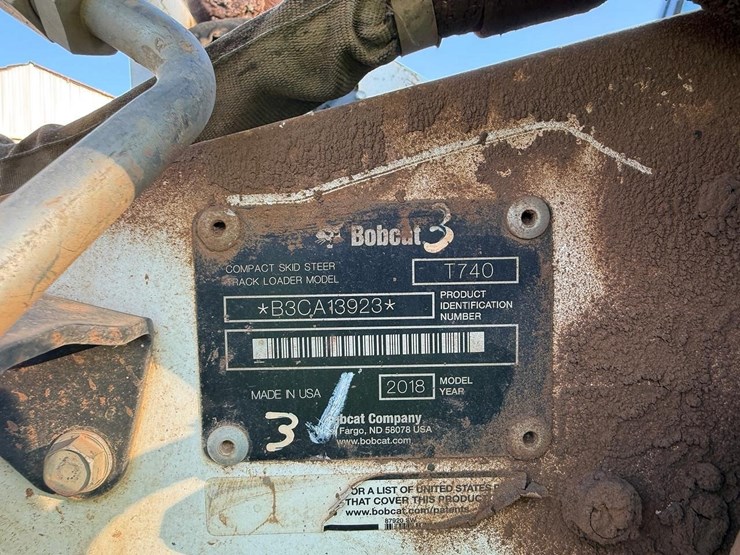 2018-bobcat-t740-image-27