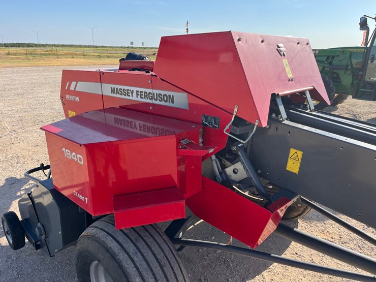 2020-massey-ferguson-1840-image-13
