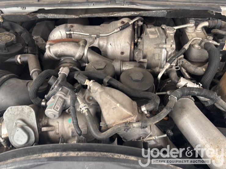 2010-ford-f350-image-18