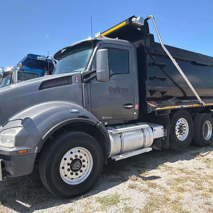2015 KENWORTH T880