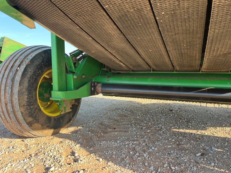 2001-john-deere-567-image-14