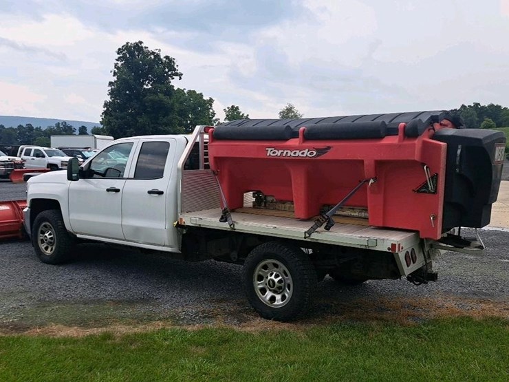 2015-chevrolet-2500-image-4