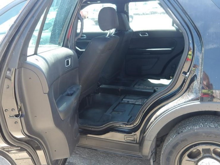 2019-ford-explorer-image-14