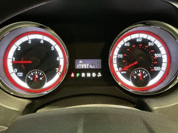 2014-dodge-grand-caravan-image-21